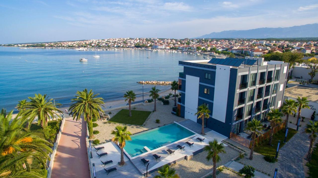 Liberty Plaza Hotel Novalja Bagian luar foto