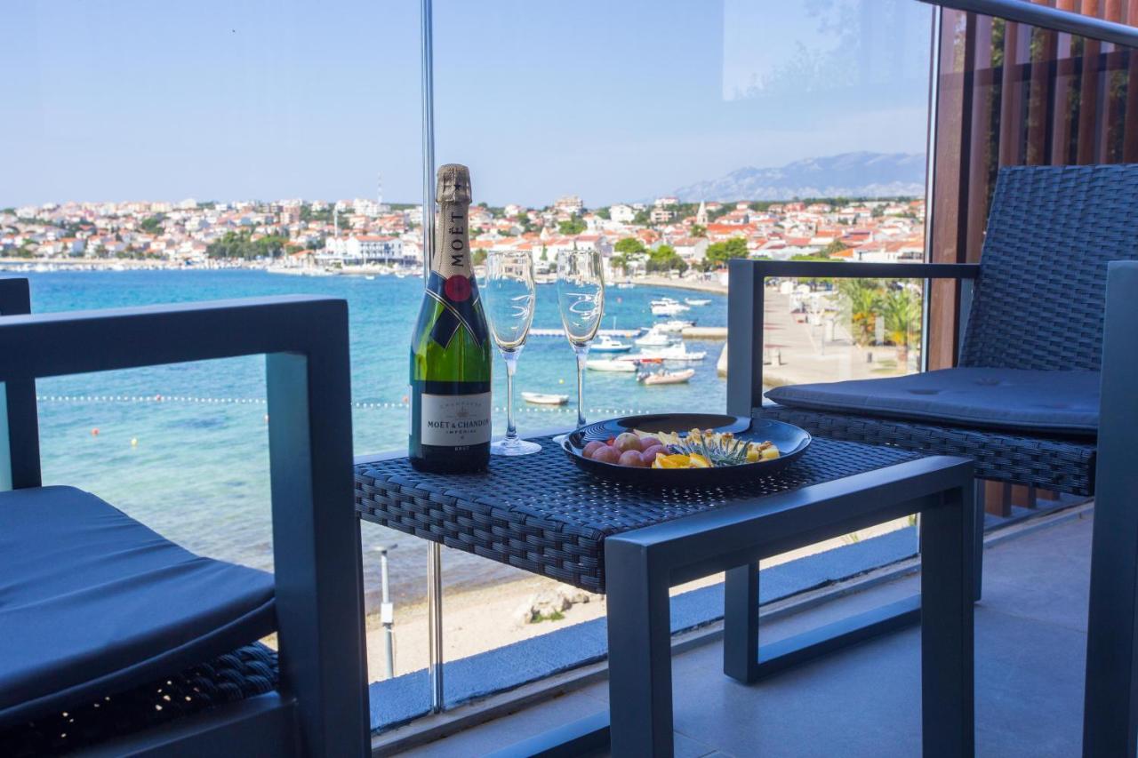 Liberty Plaza Hotel Novalja Bagian luar foto