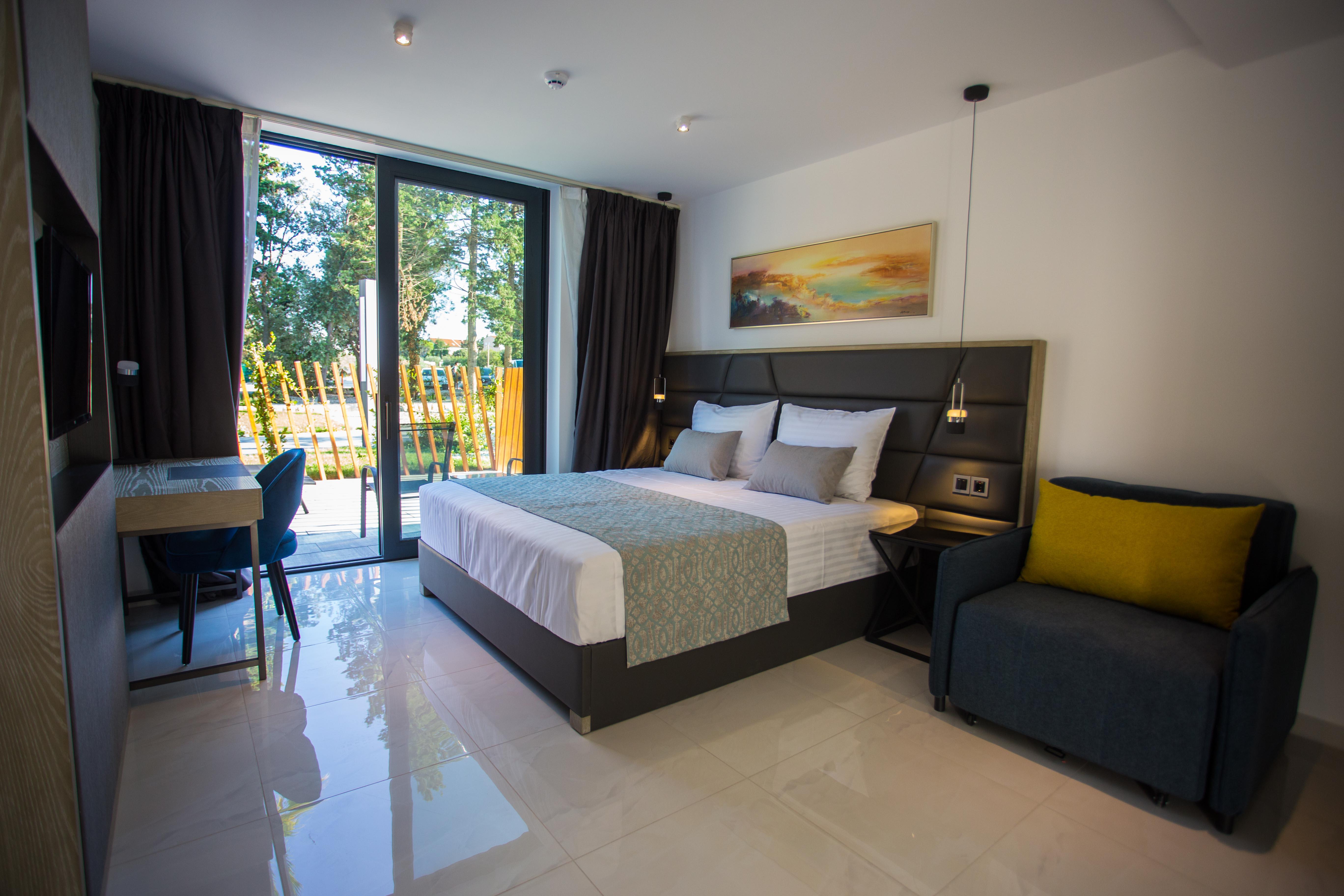 Liberty Plaza Hotel Novalja Bagian luar foto