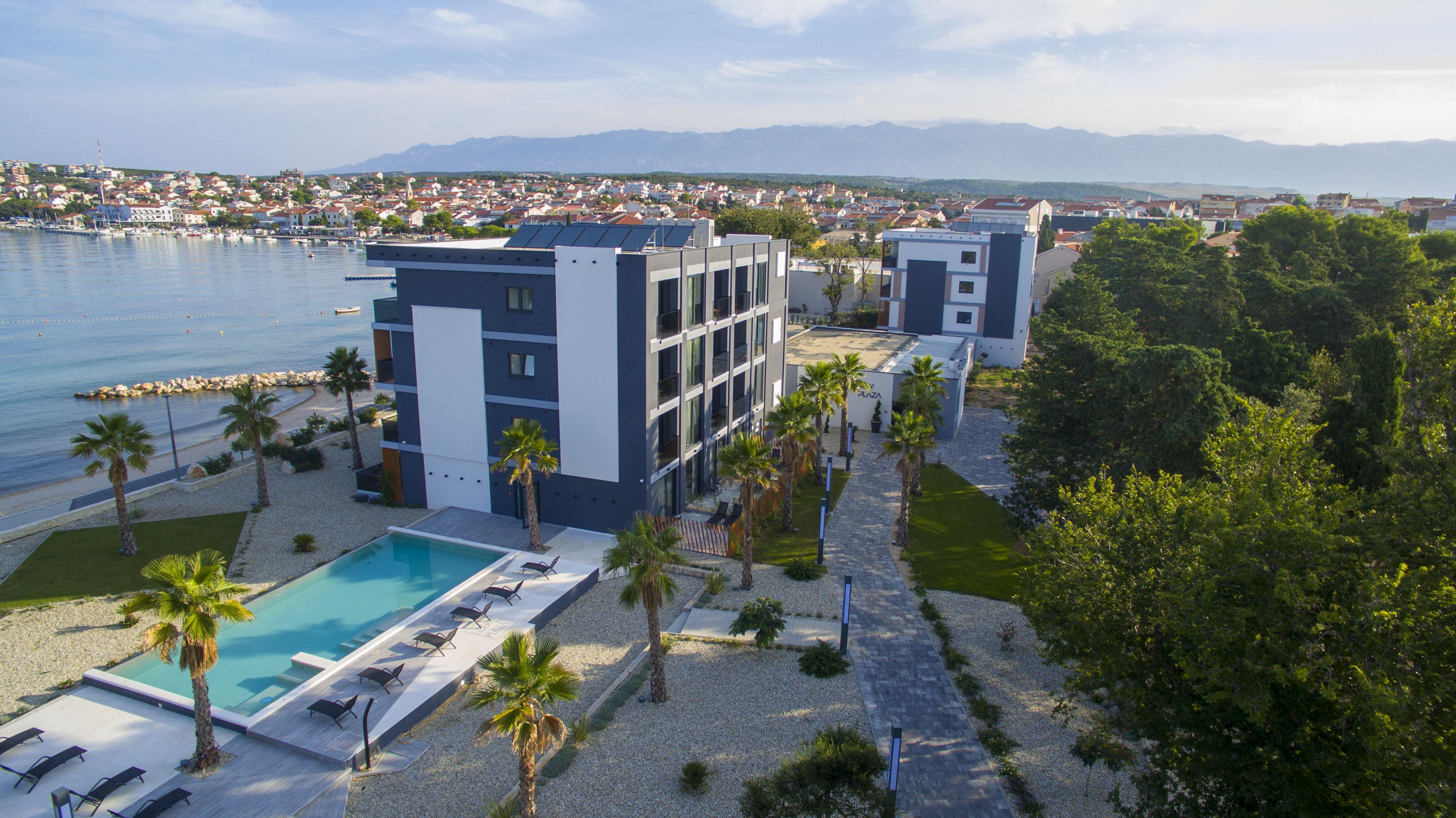 Liberty Plaza Hotel Novalja Bagian luar foto